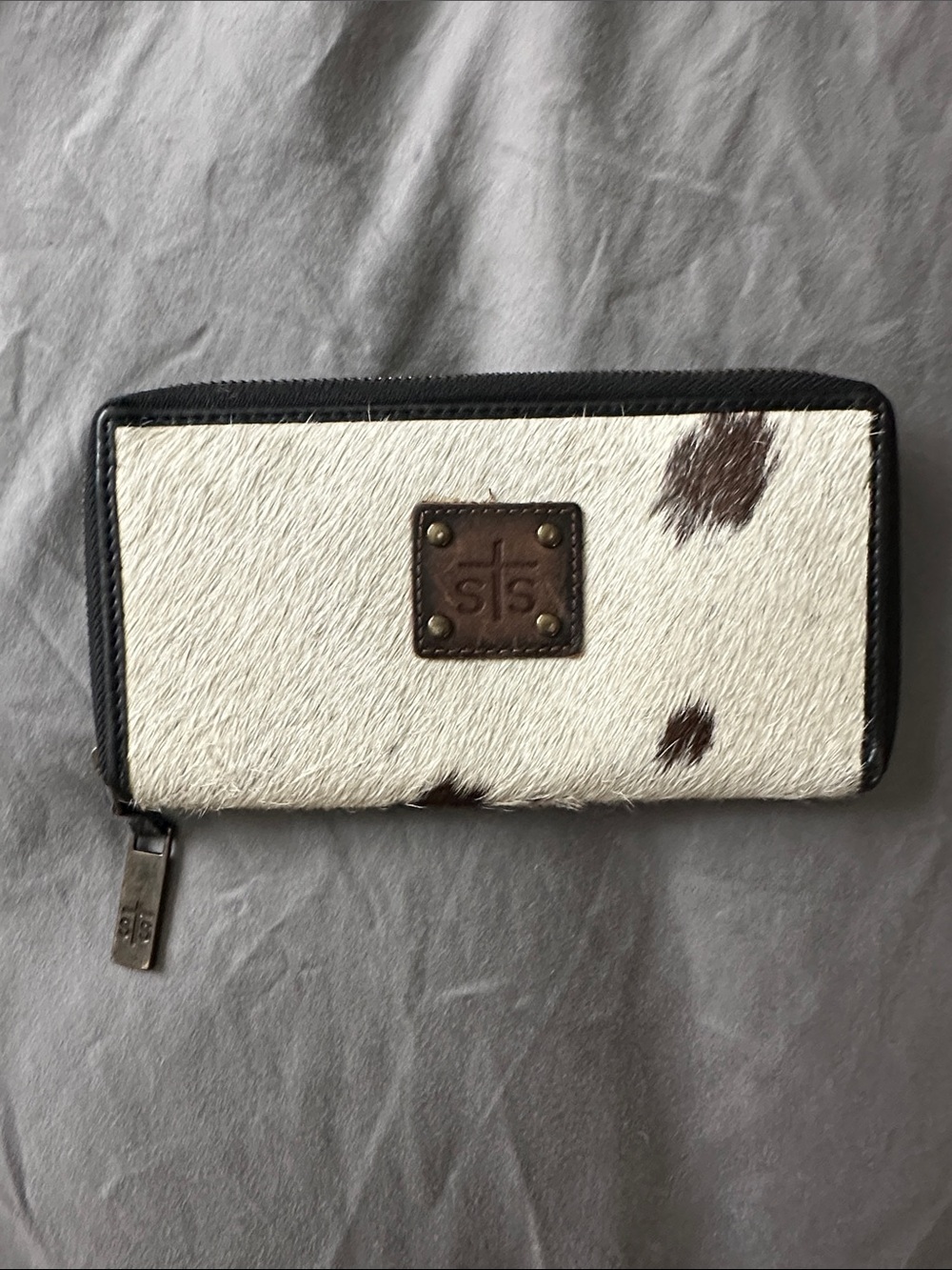 STS Ranchwear Cream & Brown Hair-On Hide Zip Wallet with Logo Patch